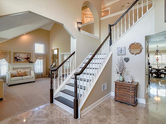 5th image of 844 Black Walnut Way