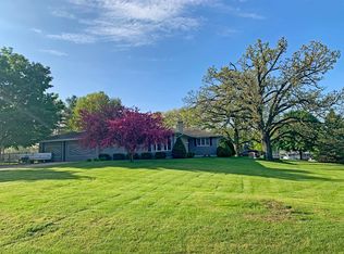 38W191 Tipi Ln, Elgin, IL 60124