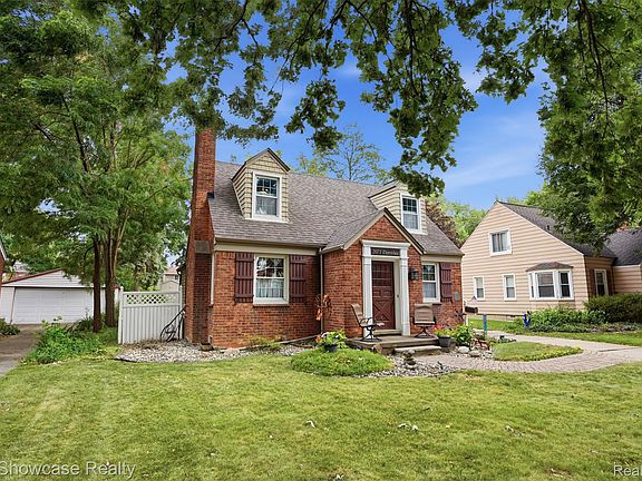 3rd image of 2071 Dorothea Rd