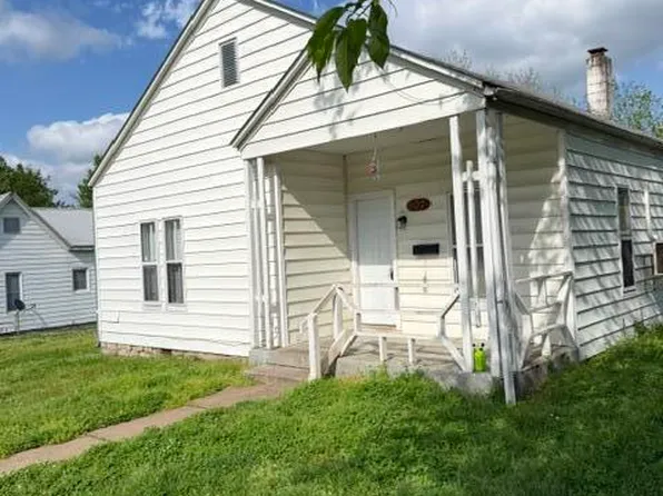 907 Young St, Neosho, MO 64850