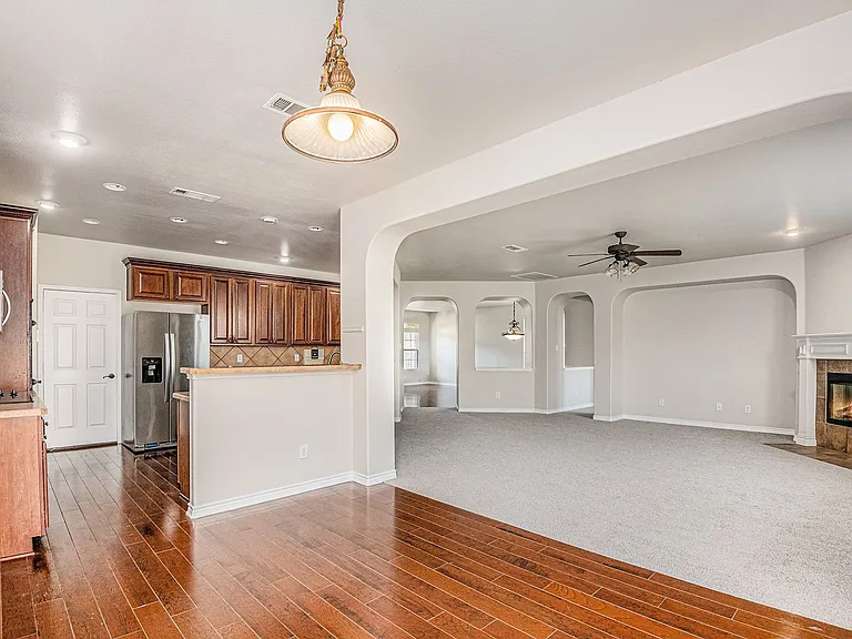 605 Port Royale Way — Photo 10