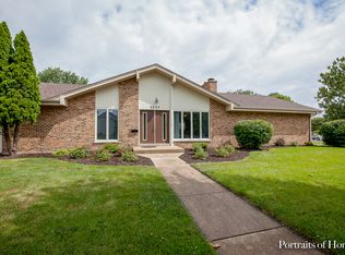 2205 Mayflower St, Aurora, IL 60506