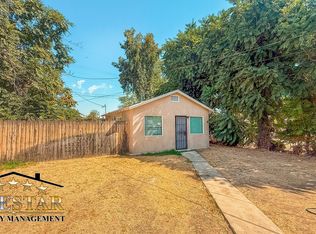 304 1/2 Woodrow Ave, Bakersfield, CA 93308