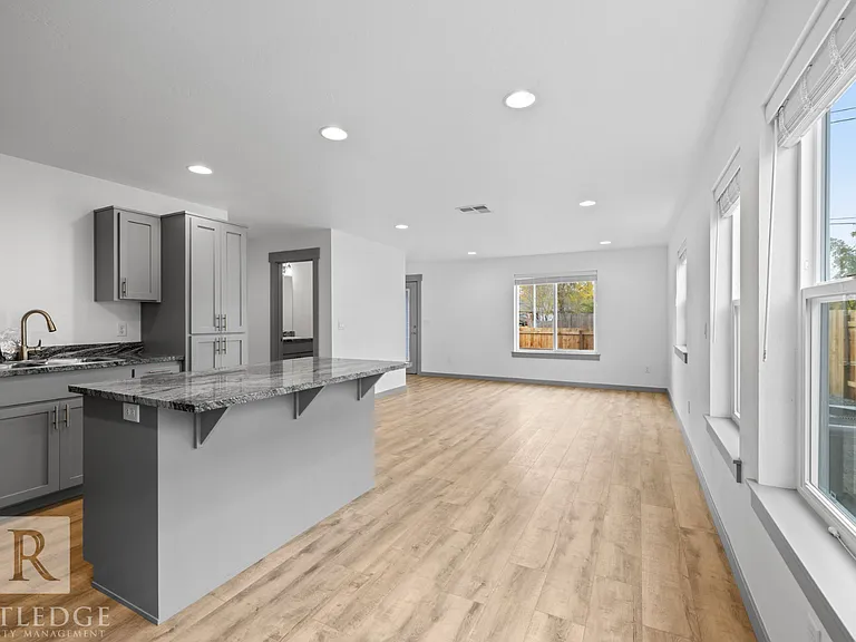 347 Lozier Ln — Photo 4