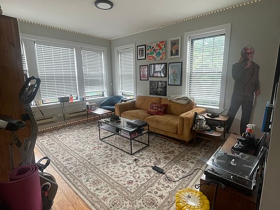 2nd image of 4419 N Wolcott Ave APT 3A