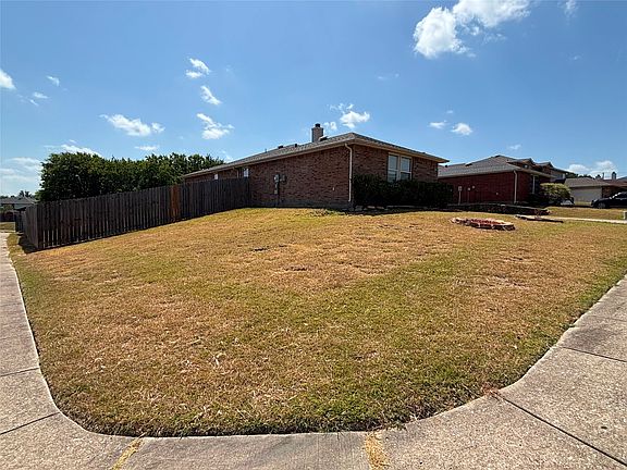 5th image of 2733 Ingram Cir