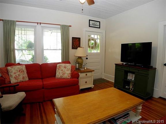 4th image of 22 Circle Dr