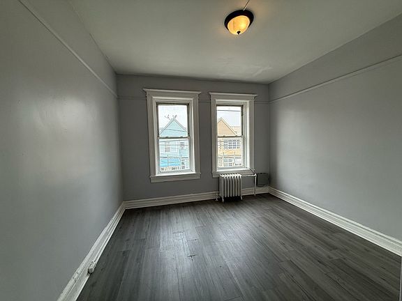 2nd image of 100 Romaine Ave #A3