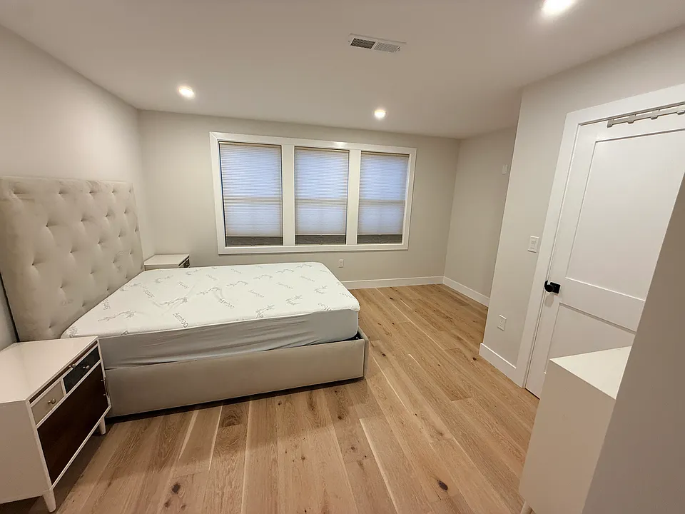 42 Forest St