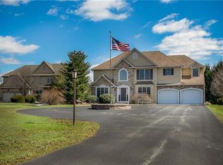 1297 Stein Way Ct, Macungie, PA 18062