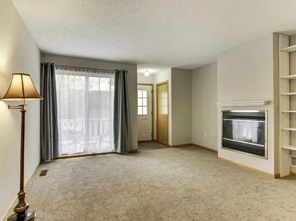 4033 Crystal Cir #105, Shoreview, MN 55126