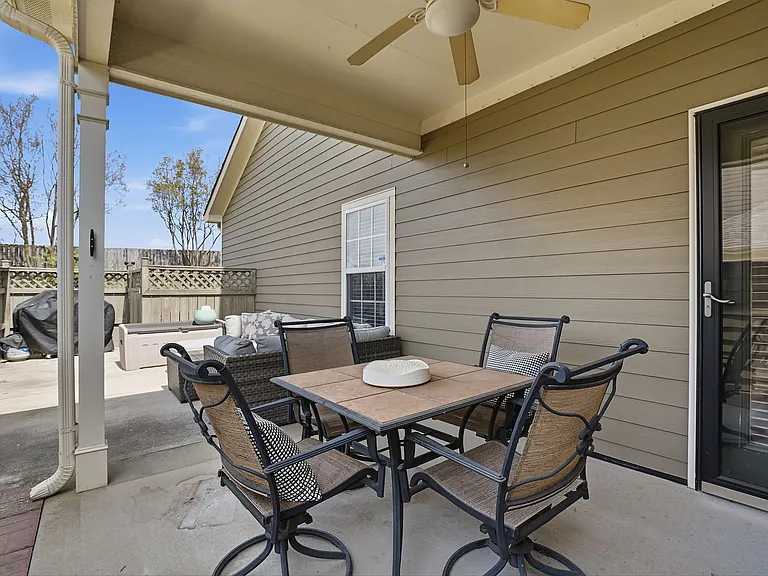 211 Louisville Dr — Photo 25