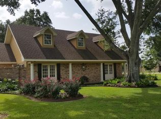 101 Paul Boudreaux Rd, Lafayette, LA 70506