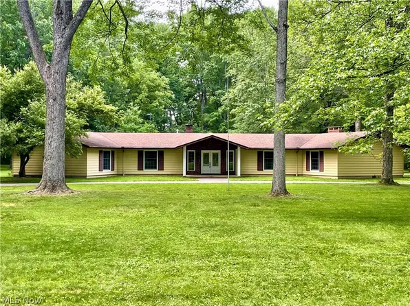 9251 Boyer Ln, Kirtland Hills, OH 44060