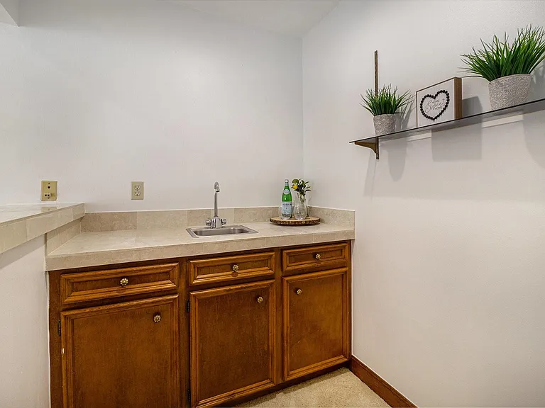 8007 Vintage Creek Dr — Photo 15