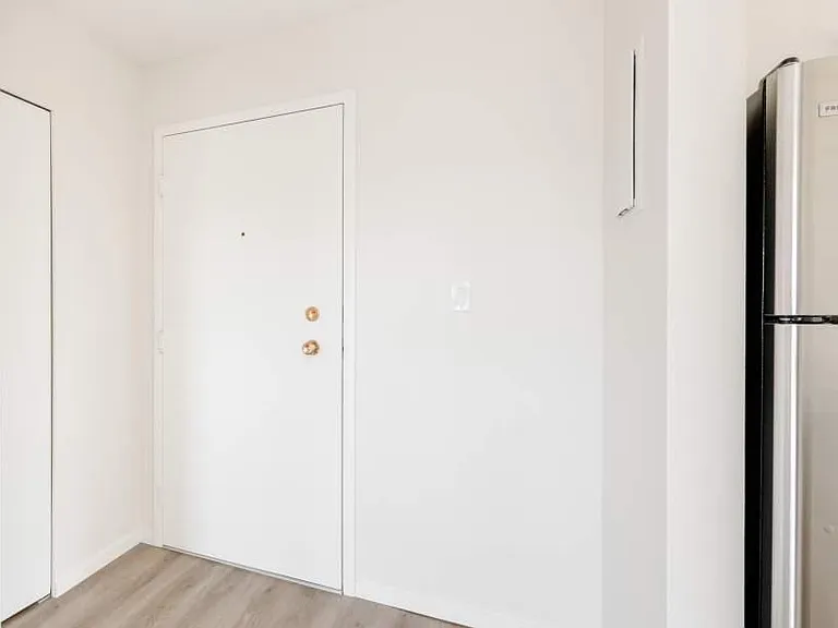 2433 Malaview Ave — Photo 11