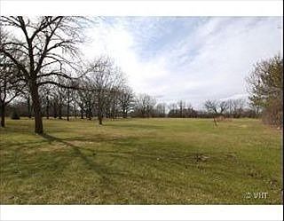 3rd image of 866 Oak Knoll Dr