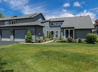 25 Pond Dr E #000, Rhinebeck, NY 12572