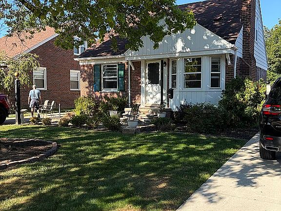 2nd image of 1723 N Franklin St
