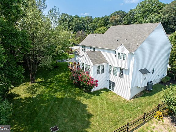 4th image of 118 N Sidesaddle Ln