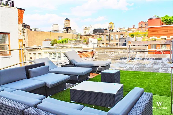 Rented by Warburg | media 25