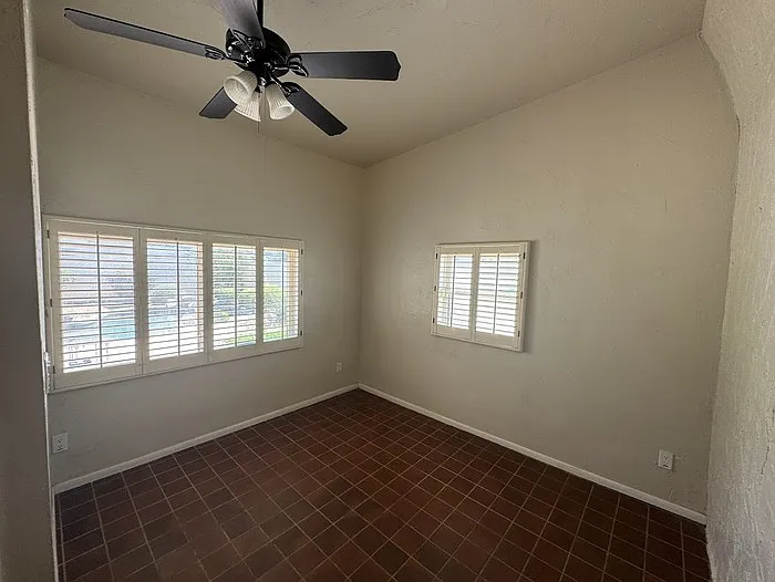 1445 E Flower St — Photo 16