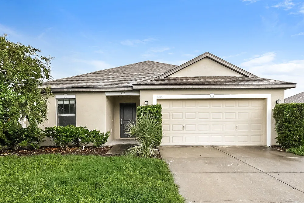 3 bed, 2.0 bath, 1362 sqft, $1,870 — Photo 1