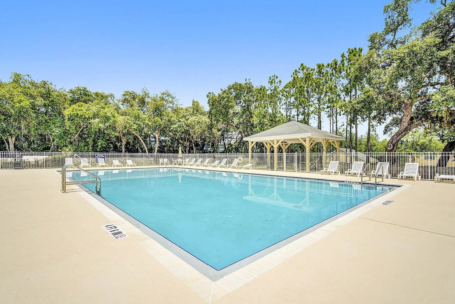Savannah Cove Apartments — Photo 4