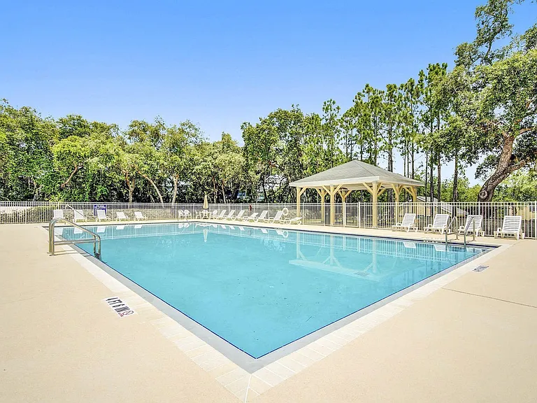 Savannah Cove Apartments — Photo 4