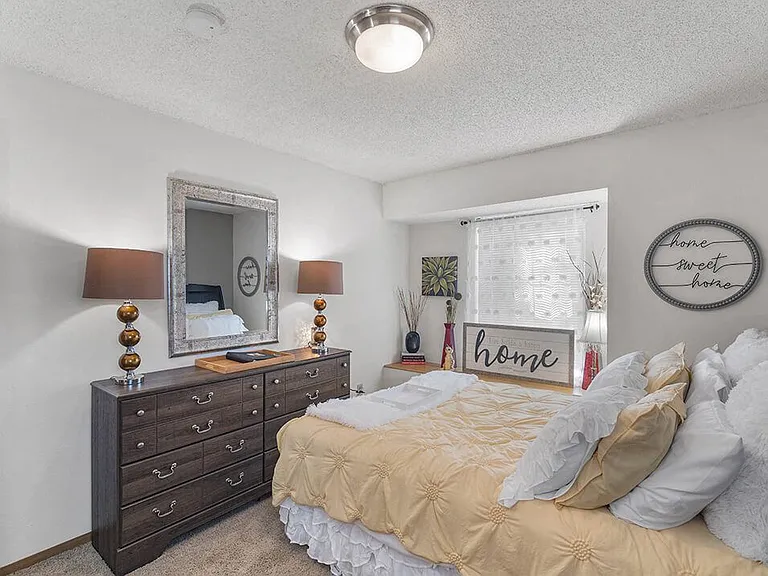The Retreat at Woodridge Apartments — Photo 7
