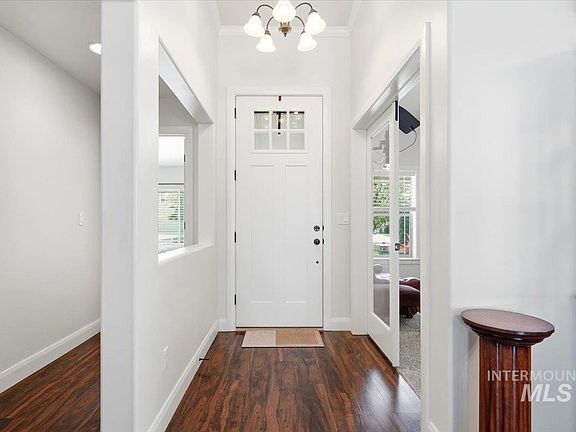 3rd image of 5776 W Los Flores Dr
