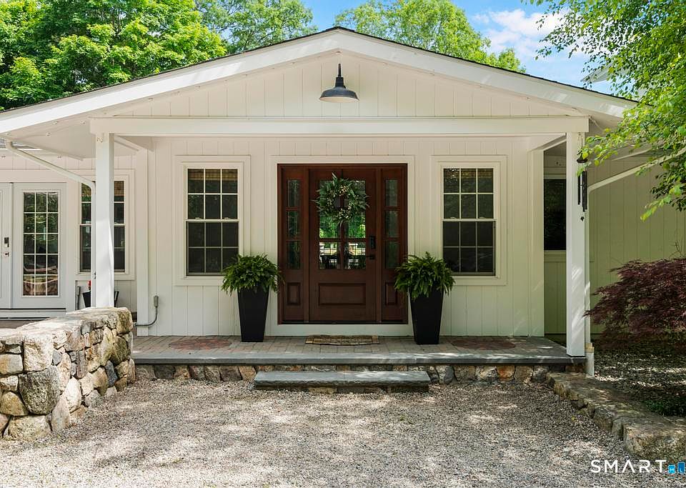 1st image of 23 Laurel Lane