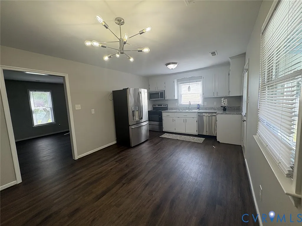 4 bed, 2.0 bath, 1350 sqft, $2,395 — Photo 3