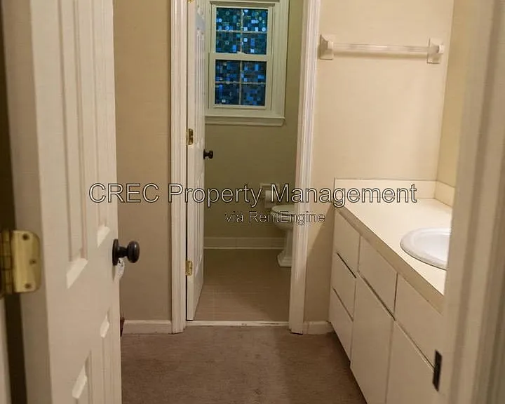 114 Queensbury Cir — Photo 30