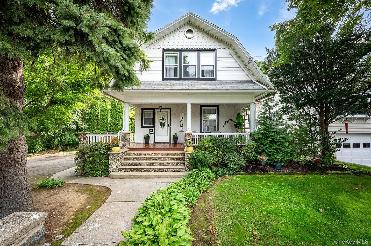 737 Bradley Street photo 1