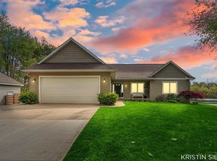 9760 Jade Dr, Allendale, MI 49401