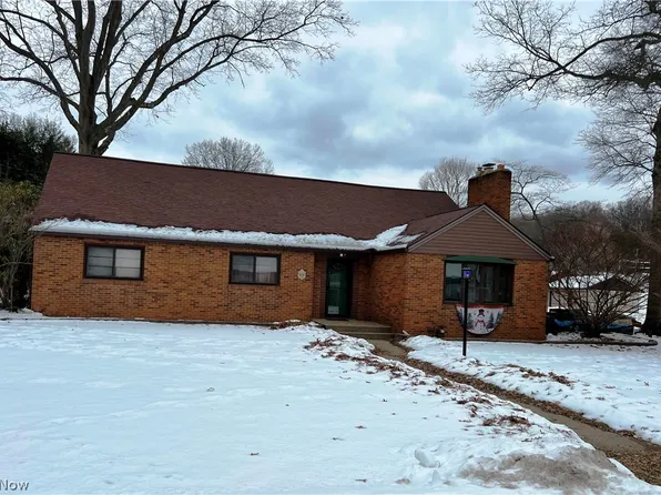 213 E 27th St, Dover, OH 44622