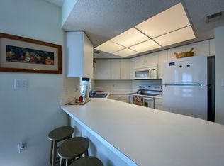 481 Quail Forest Blvd APT B302, Naples, FL 34105