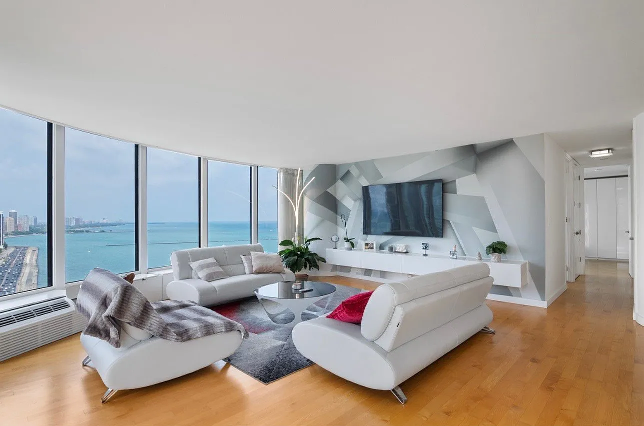 Lake Point Tower Condo — Photo 1