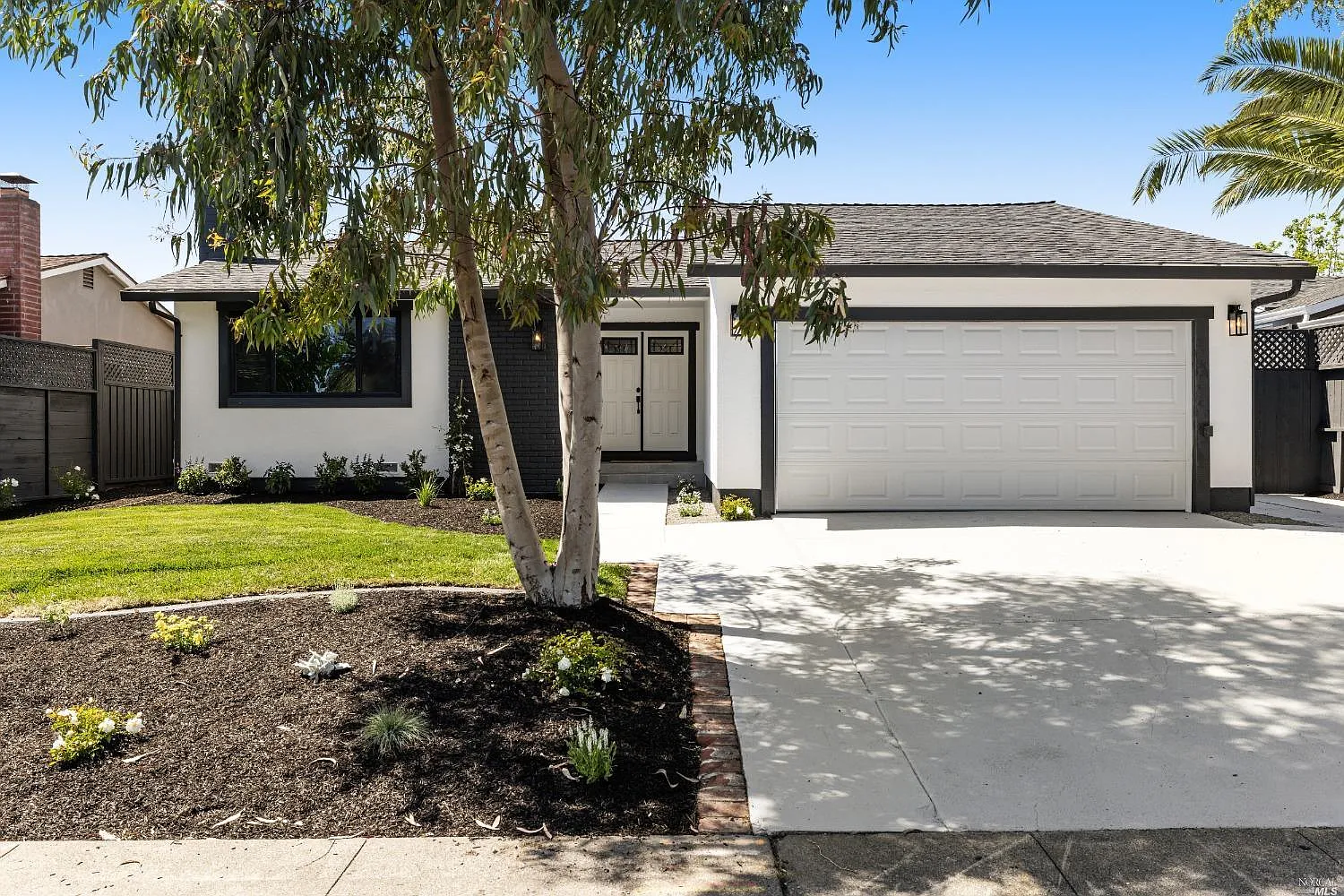 1505 Pheasant Dr photo 1