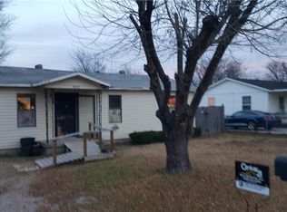 820 Clyde St, White Settlement, TX 76108