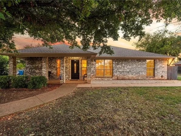 219 Coventry Dr, Hewitt, TX 76643