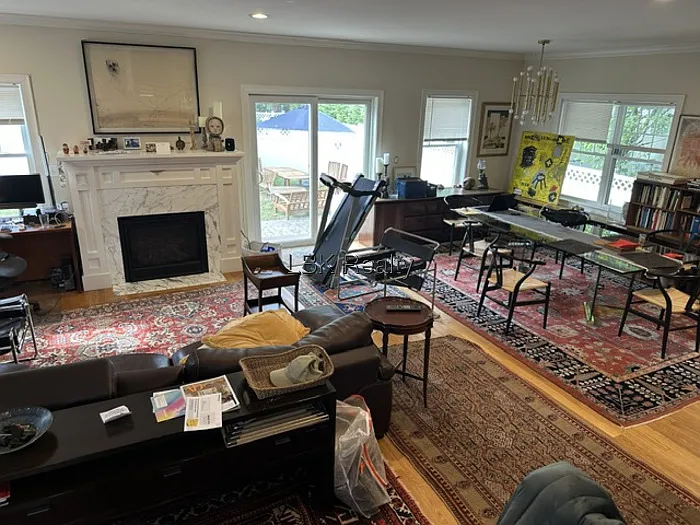 4 bed, 3.5 bath, $9,000 — Photo 2