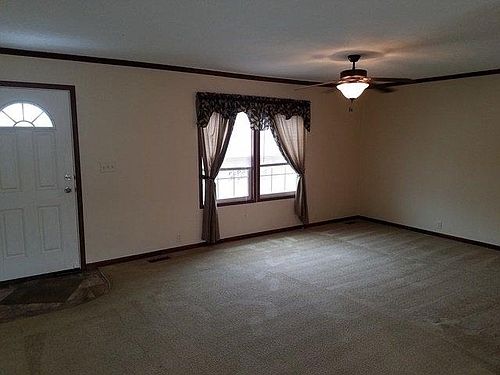 5th image of 11051 Oakwood Village Blvd