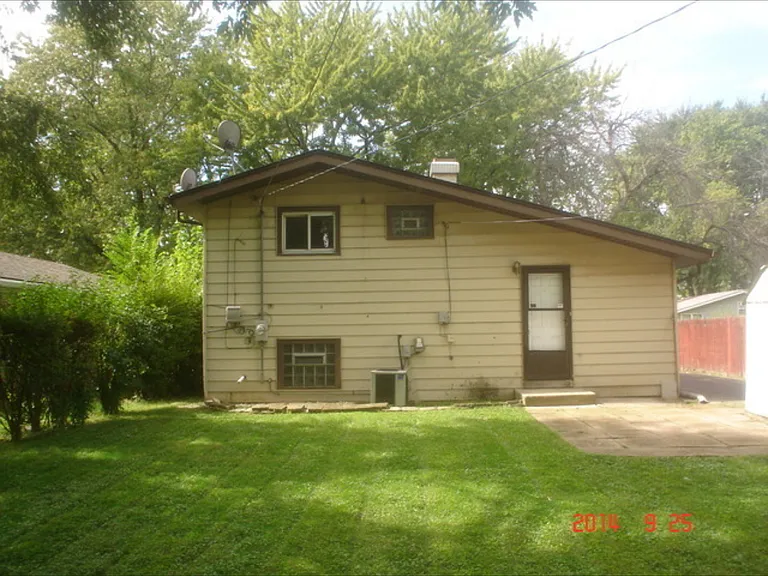 16549 Winchester Ave — Photo 2