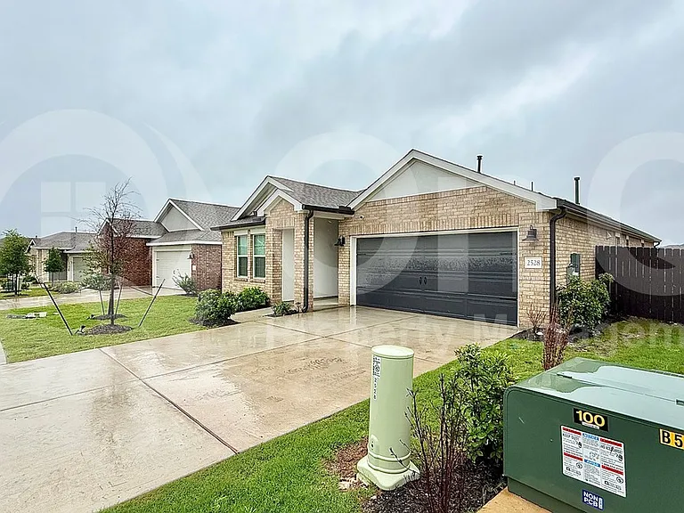 2528 Four Waters Loop — Photo 3