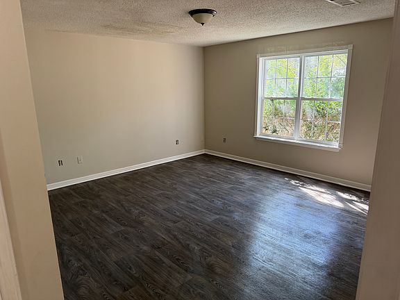4th image of 509 Freeman Dr
