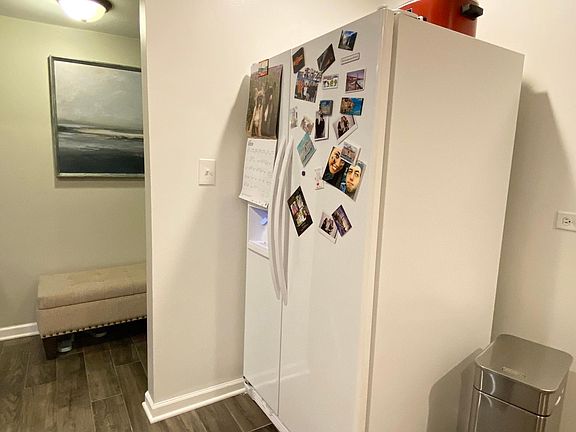 5th image of 1255 N Sterling Ave Unit 104