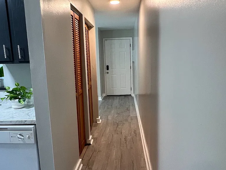 13 N College St #45 — Photo 7