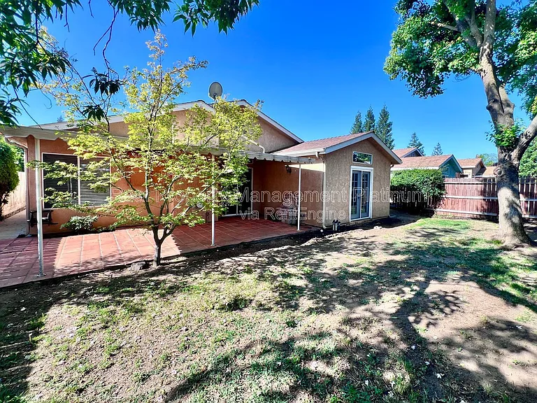 2669 Alamos Ave — Photo 7